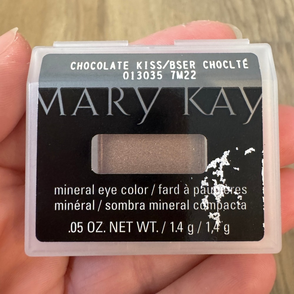 Mary Kay Mineral Eye Color Chocolate Kiss 013035 Brown Shimmer Single 0.05oz